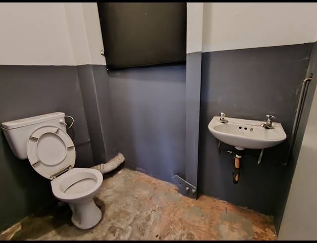 154M² WAREHOUSE TO LET IN STEELEDALE